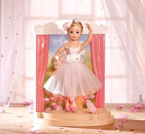 Игрушка Jolina Ballerina Кукла  Балет на сцене, 34 см